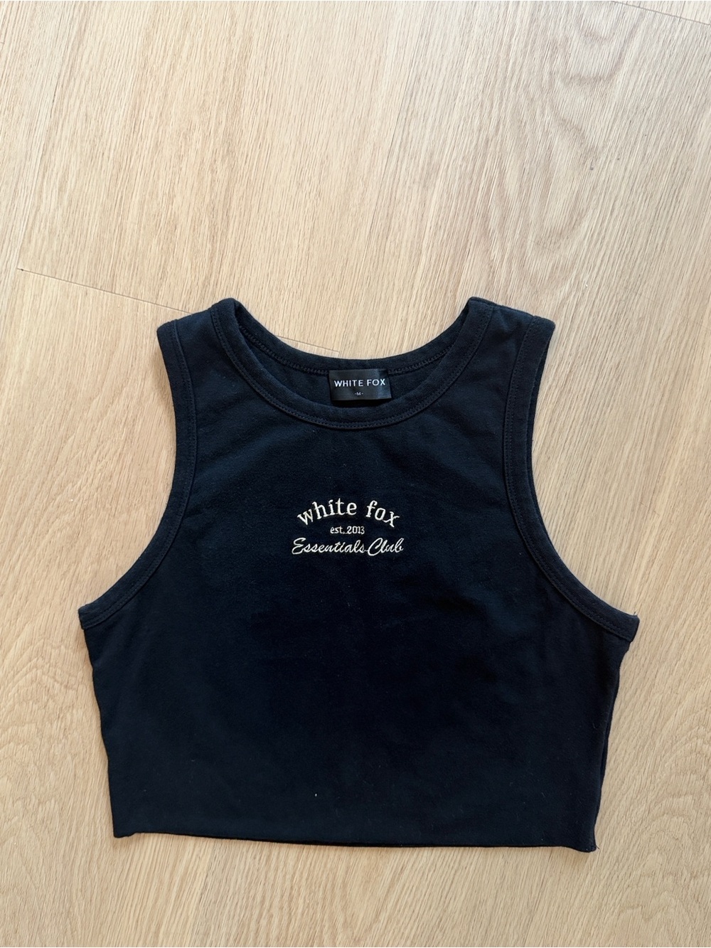 White Fox Essentials Club Crop Top M